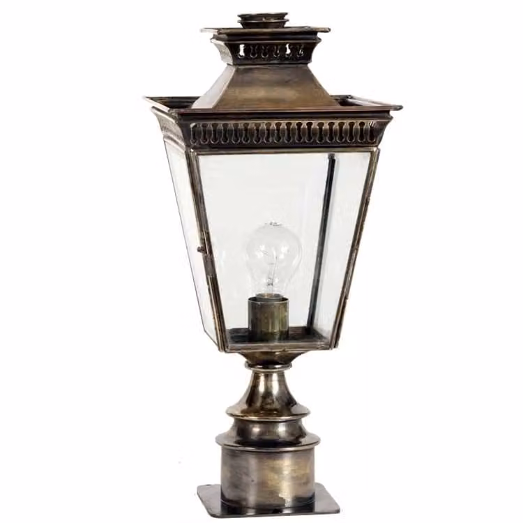 Limehouse Pagoda Short Pillar Landelijke Buitenlamp - Koper Gevlamd - Handgemaakte Tuinlantaarn