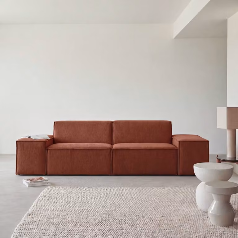 Dario Modulaire tweezitsbank met armleuningen in rode stof en acaciahoutkleur