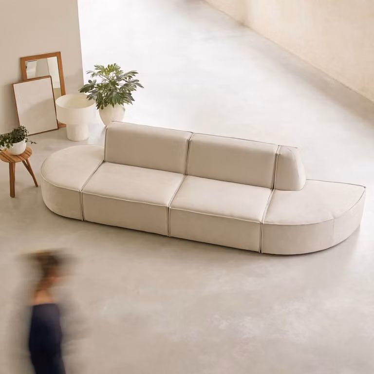 Tikamoon Dario Modulaire L-vormige 3-zitsbank in beige stof met bijpassende ottoman