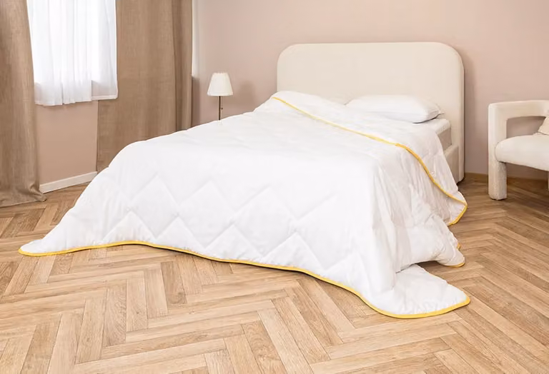 Hypnia Zomerdekbed voor volwassenen, Wit/Geel, Ademend en Allergievriendelijk, 150 cm