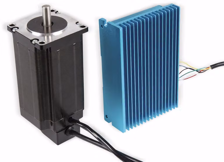 Joy-iT NEMA23-04CL stappenmotor, wisselstroommotor, 200 stappen, 1,8°, 3 Nm, 3,15 V