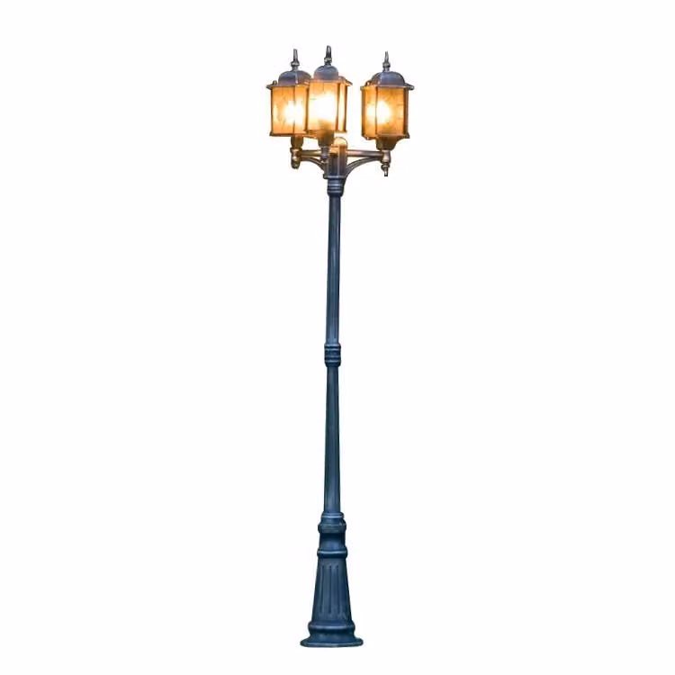 Konstsmide Milano klassieke lantaarn voor in de tuin in zilver en zwart