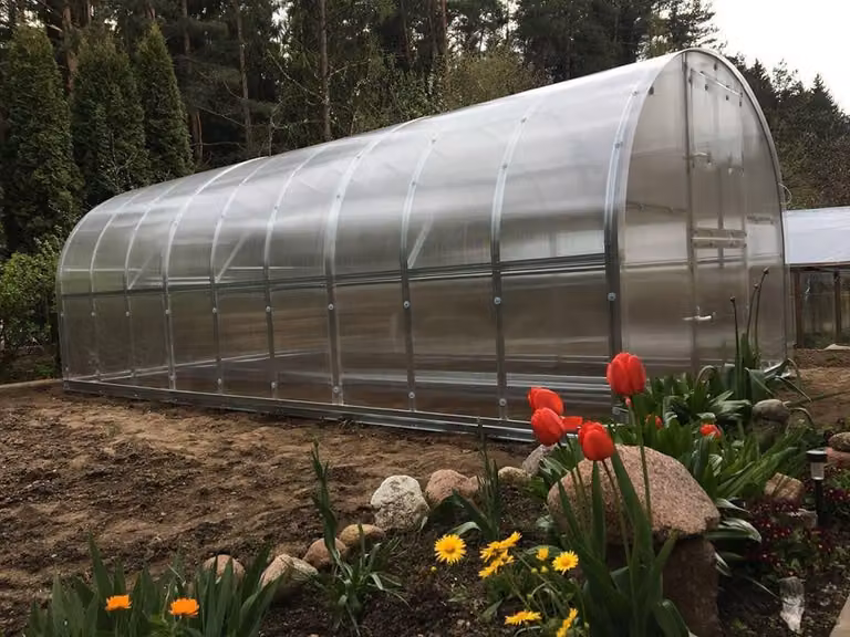 BAUMERA Kas KLASIKA 18 met funderingen en 6 mm polycarbonaat (3 x 6 meter)