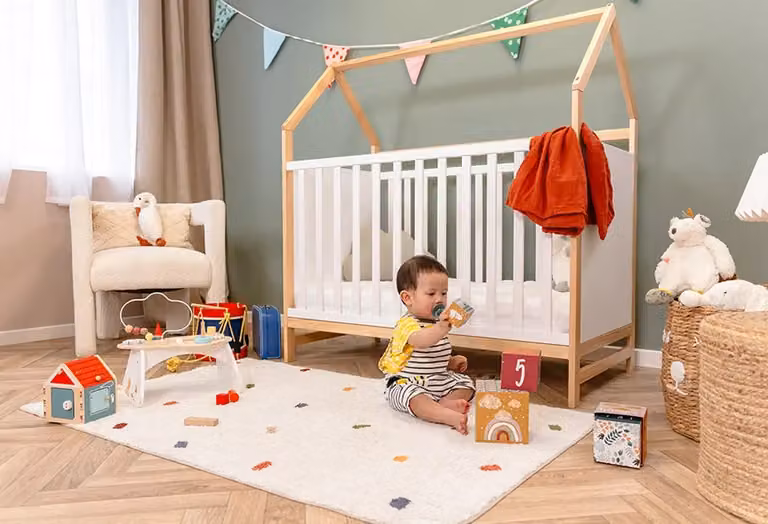 Hypnia Meegroeibed Celeste met huisframe, wit, massief grenenhout