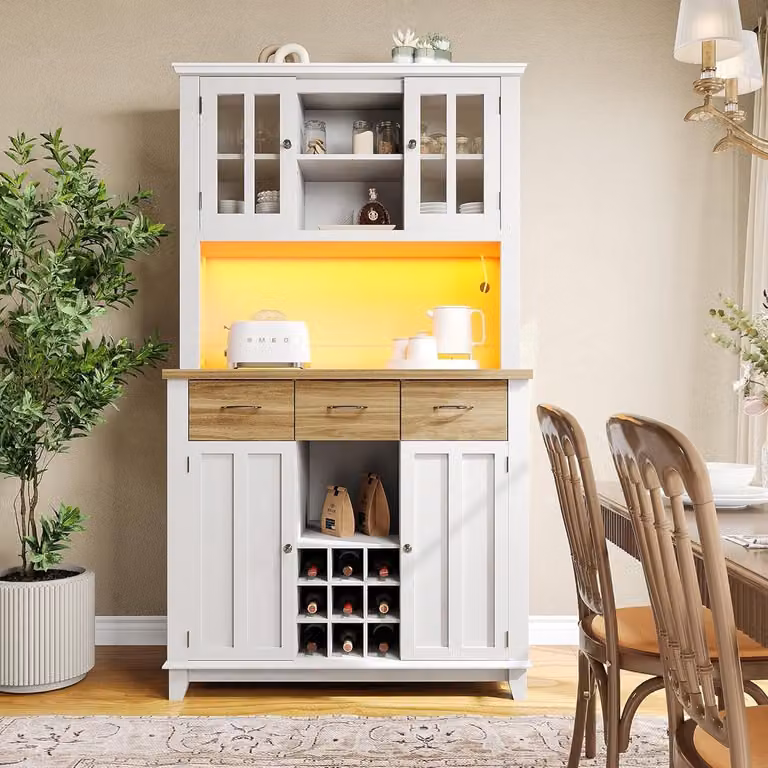 Hoge keukenkast met LED-verlichting en verstelbare planken in wood effect