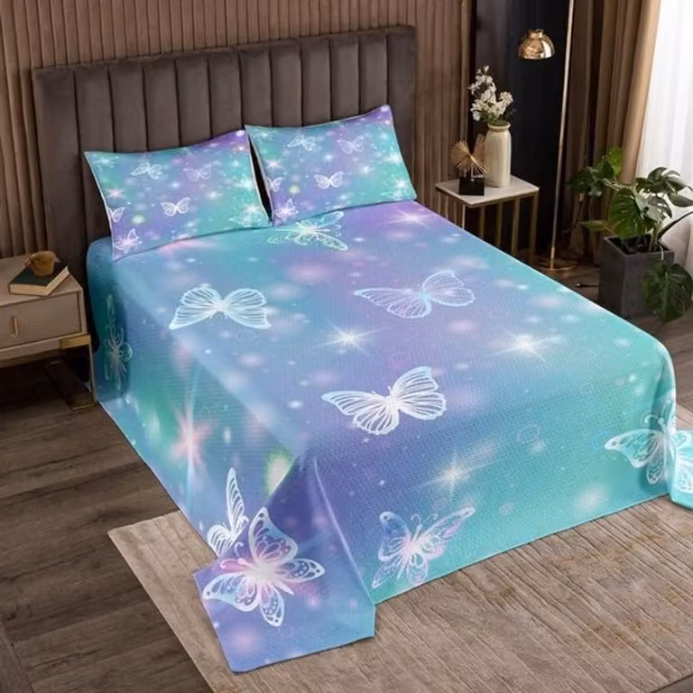 Gewatteerde sprei met 3D vlinderprint in veelkleur, 241 x 218 cm