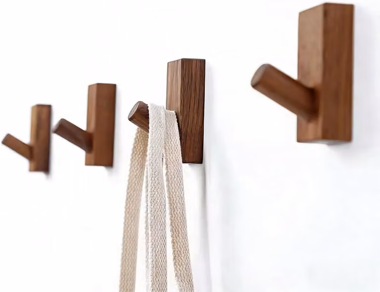 ShopVlot Set van 4 Wandkapstokken van Beuken met Walnootkleur en Zwart, Zonder Boren met Sterke Plakstrip voor Wandtegels