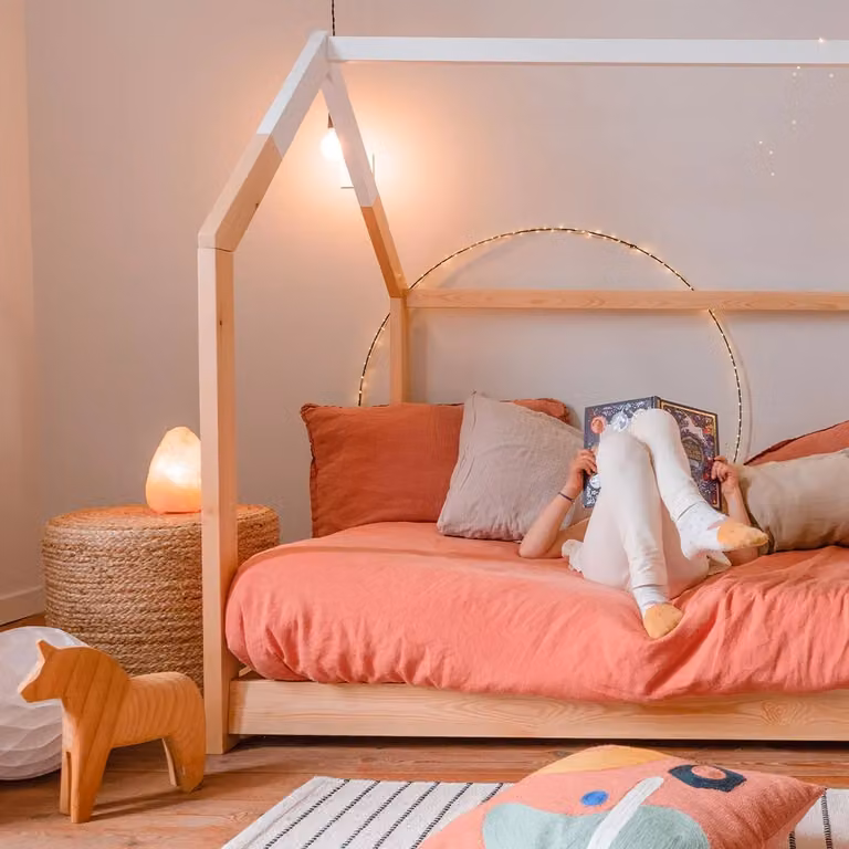 Hypnia Bedhuisje Céleste voor kinderen, Scandinavisch design, Roze, Massief grenen hout, 90 x 190 cm