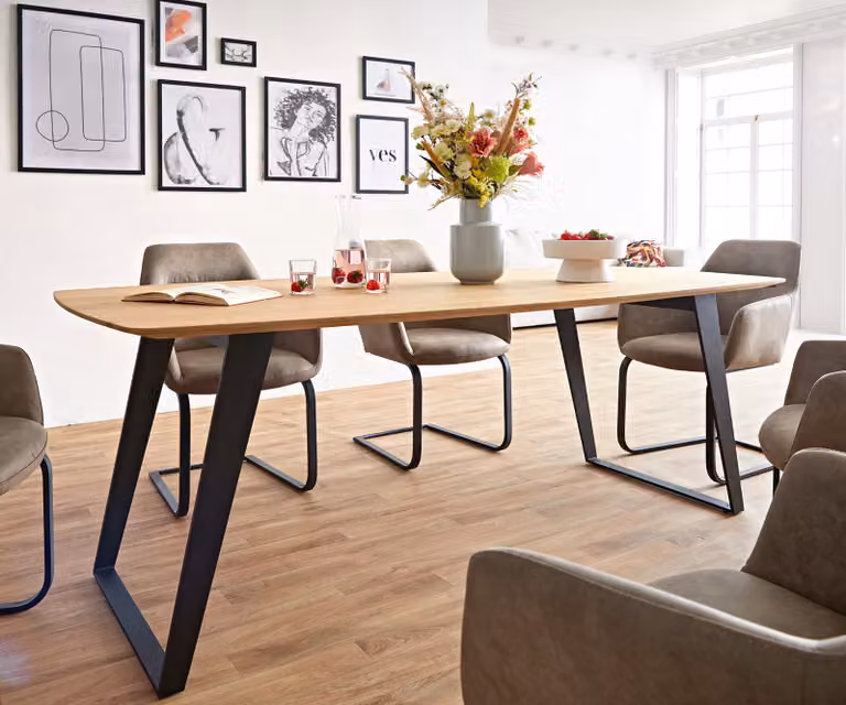 DELIFE Eettafel Edge Boot met eiken houten blad en zwart metalen onderstel, Bruin/Zwart, B: 200 cm, D: 100 cm, H: 74 cm
