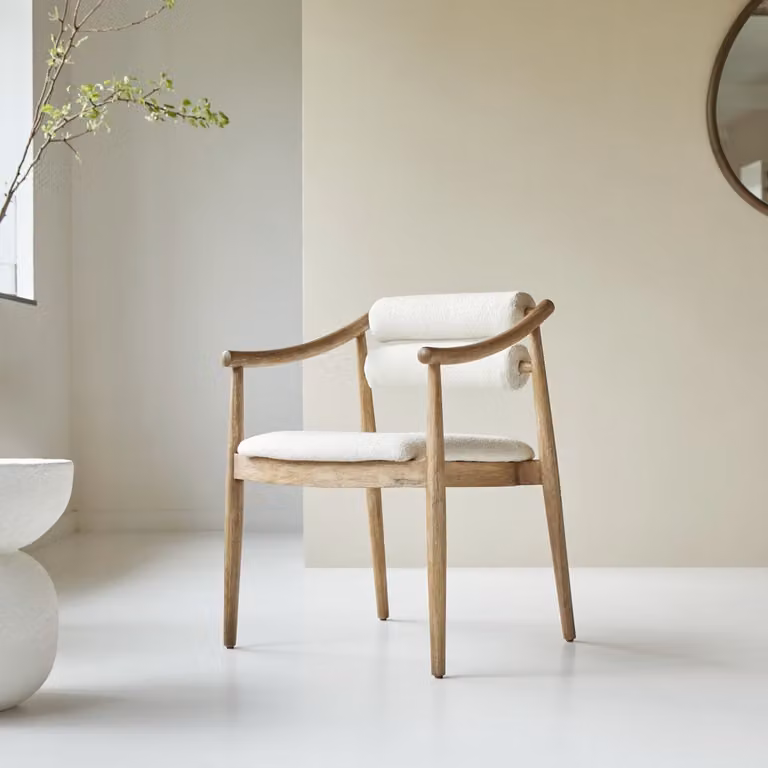 Tikamoon Lounge Leunstoel van Massief Acaciahout met Bouclé Stoffering - Beige