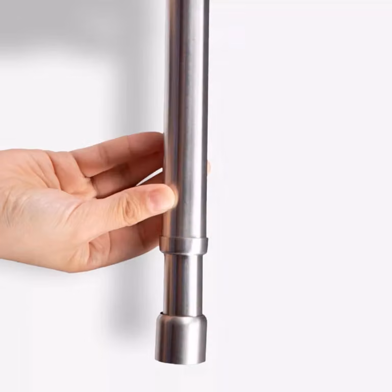 Verstelbare kledingroede voor je garderobe in roestvrij staal, 90-160 cm, zilver