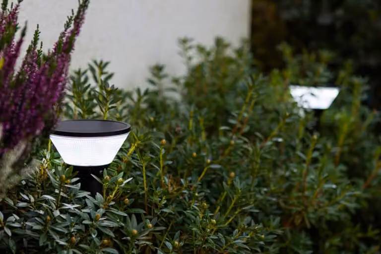Lutec Karlo Smart Solar Tuinlamp - Zwart