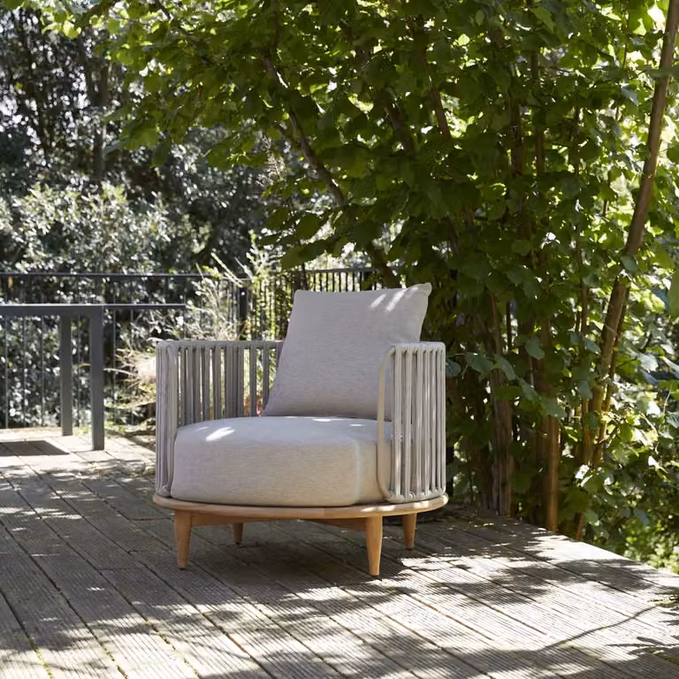 Tikamoon Tuinfauteuil van massief FSC-teak met beige stoffen bekleding