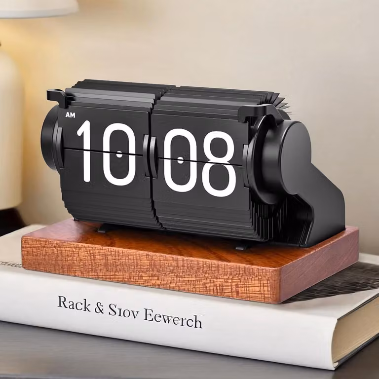 Retro digitale flip-klok met USB-C aansluiting en wekker voor op je bureau