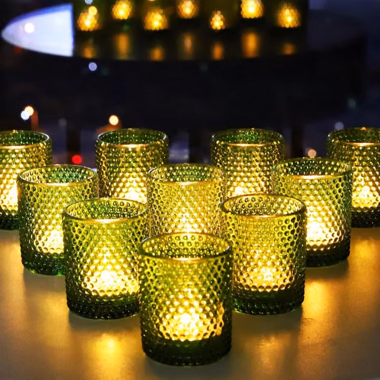 Set van 12 groene glazen theelichthouders met vintage bubbeldesign voor binnen en buiten