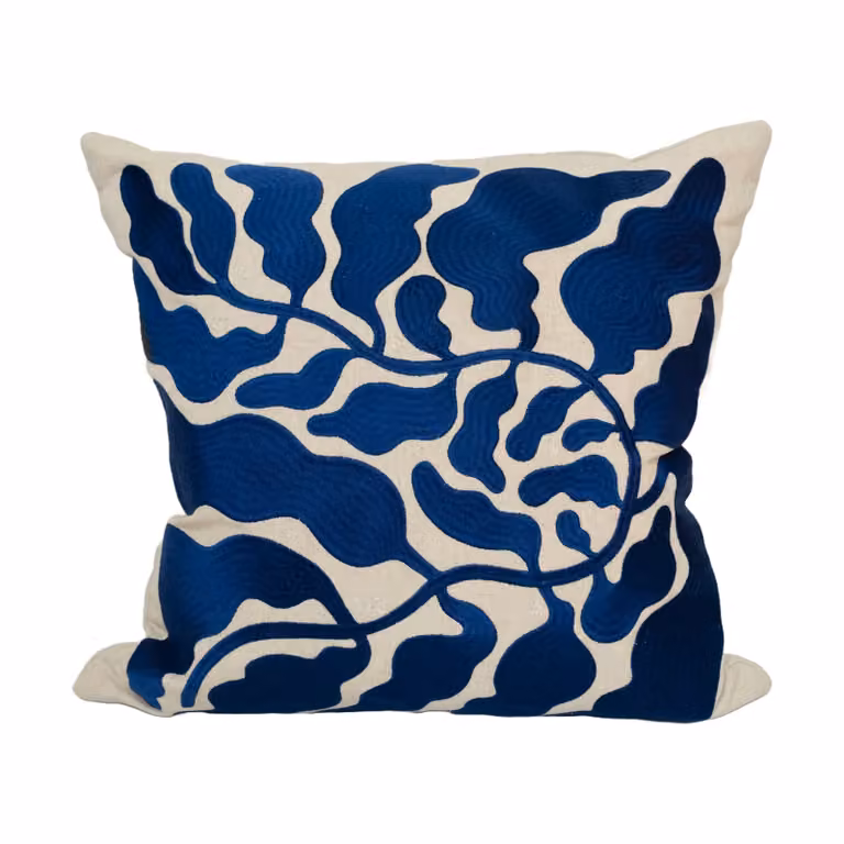 Fine Little Day Leaves geborduurd kussenhoes - Blauw - 48 x 48 cm