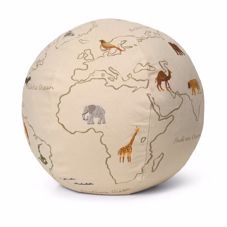 Ferm Living The World Zitpoef Offwhite