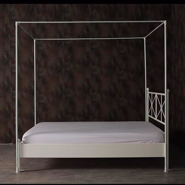 Groen metalen hemelbed frame voor volwassenen