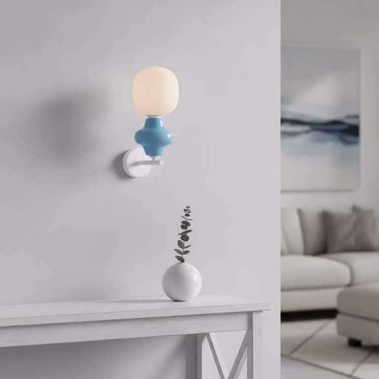 Lyora Wandlamp Clio blauw keramiek met wit glas, Ø 15 cm