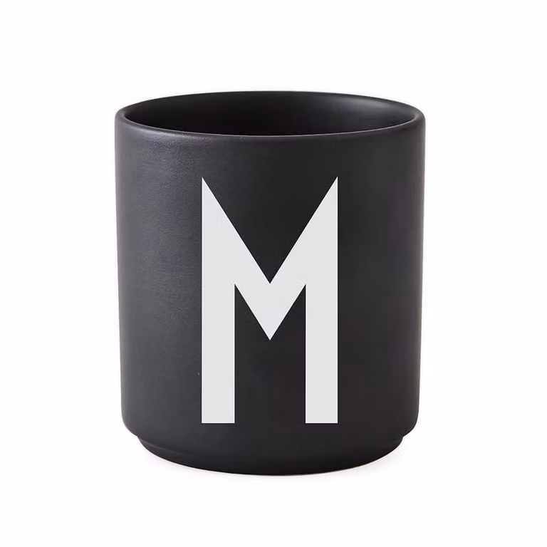 Design Letters Beker Zwart M