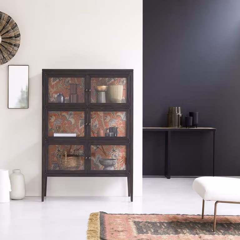 Tikamoon Tana Vitrinekast met glazen deuren en zwarte afwerking - B: 110 cm, D: 40 cm, H: 160 cm