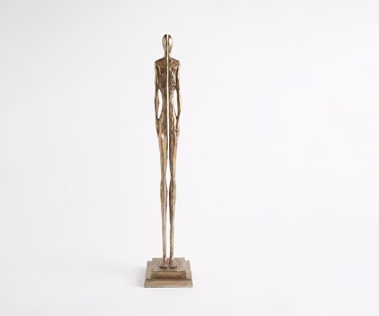 Handgemaakt aluminium beeldje Divora in de kleur champagne, B25 x D24 x H126 cm