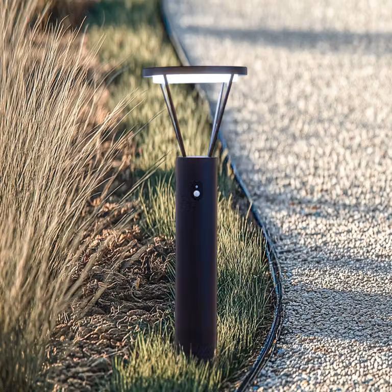 Lucande Elario LED-zonne-straatlantaarn met bewegingssensor, zwart, Aluminium, Hoogte: 80 cm
