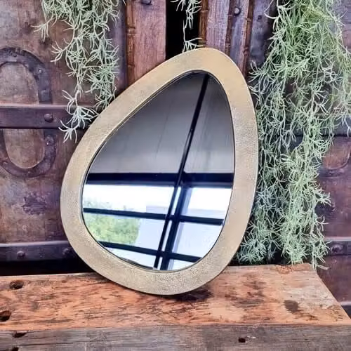 Benoa Ovaal Spiegel in Antiek Goud met Metalen Frame