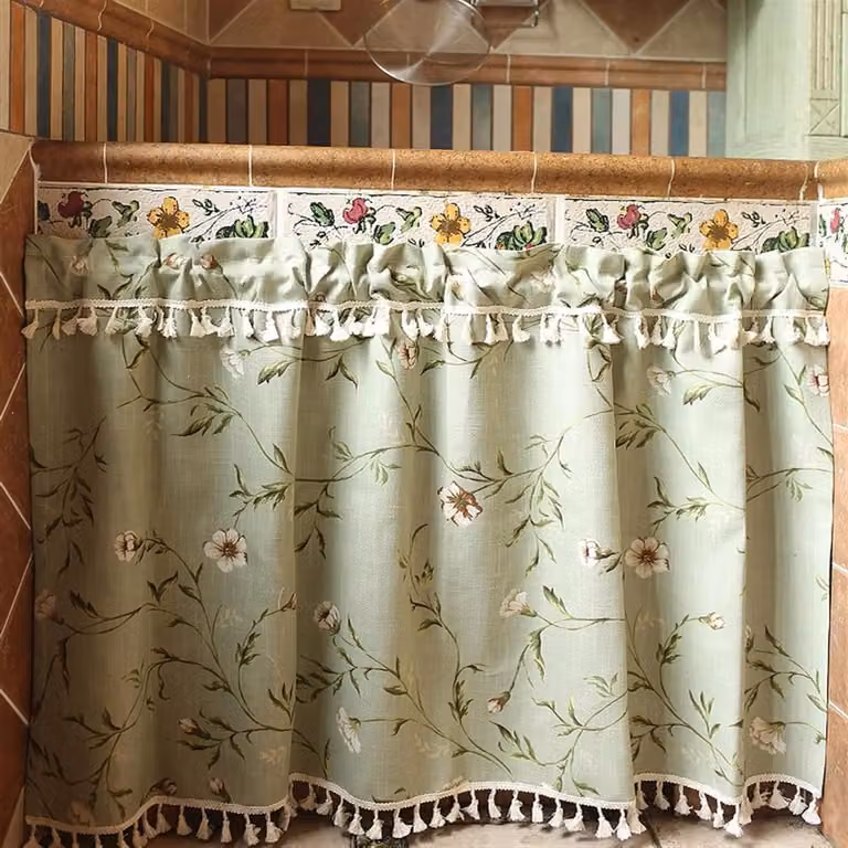 Groen kort gordijn met bloemenprint voor de keuken - Semi-transparante raambekleding - 145 x 15 cm