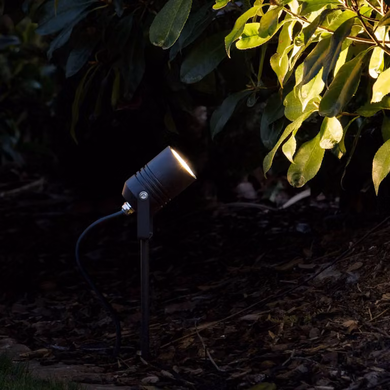 Moderne LED prikspot 5018 voor de tuin, zwart, aluminium en glas, IP65, warm wit licht