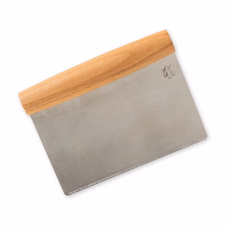Nordic Ware deegschraper en deegsnijder met beukenhouten handvat en roestvrijstalen lemmet