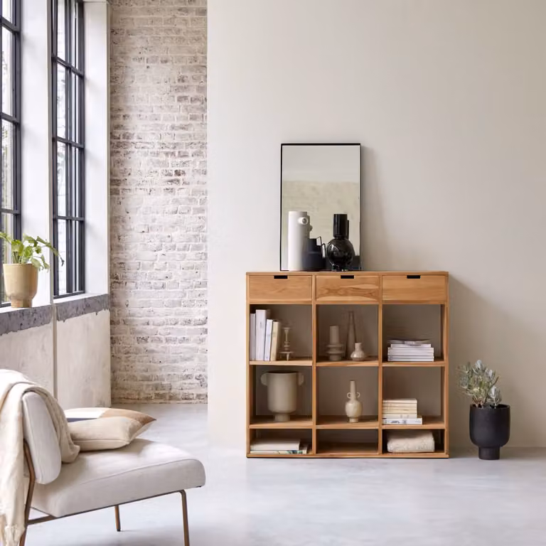 Tikamoon Lage boekenkast van massief teakhout - Bruin - B: 120 cm, H: 62,49 cm, D: 40 cm