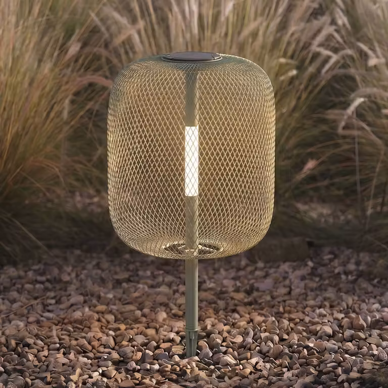 Lucande Faylen LED-zonne-energie-grondlamp, groen, dimbaar, IP65, metaal