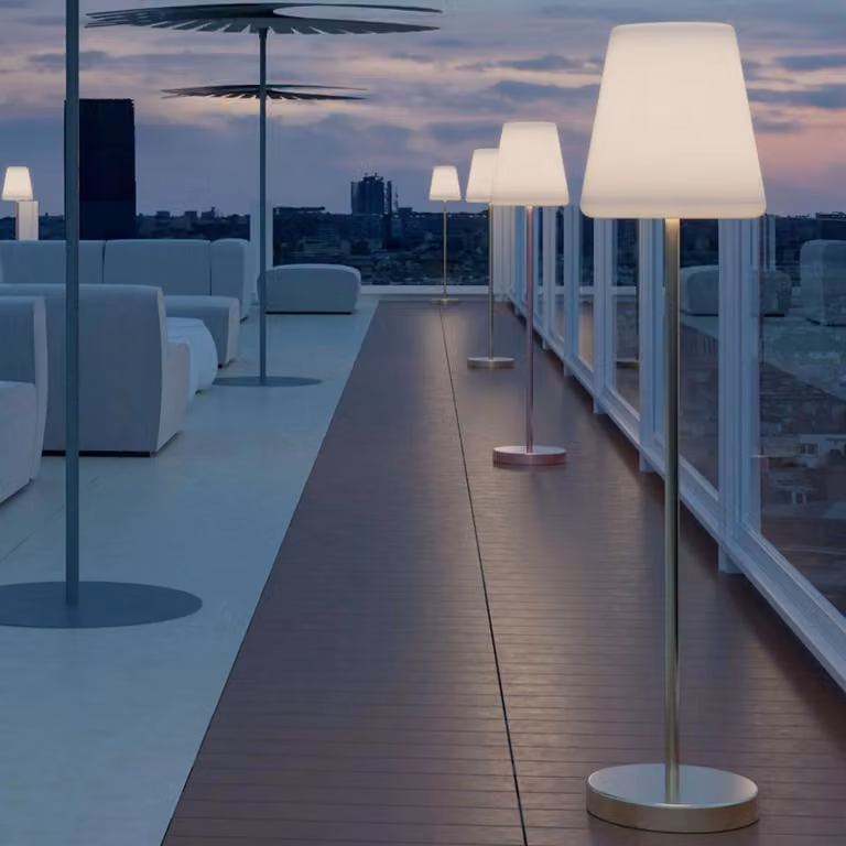 Newgarden Lola Slim 120 LED zonne-vloerlamp antraciet/grijs met dimfunctie