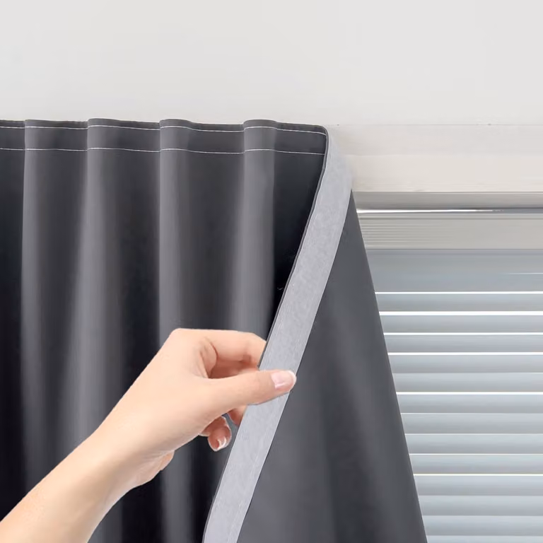 Zwarte verduisterende magnetische gordijnen voor ramen zonder boren, 89 x 150 cm