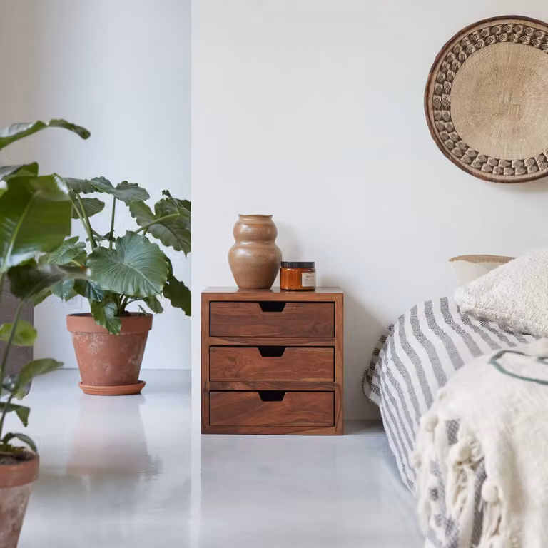 Tikamoon Kwarto Nachtkastje met 3 laden - Massief Sheesham hout - Bruin - B: 42 cm, D: 32 cm, H: 42 cm