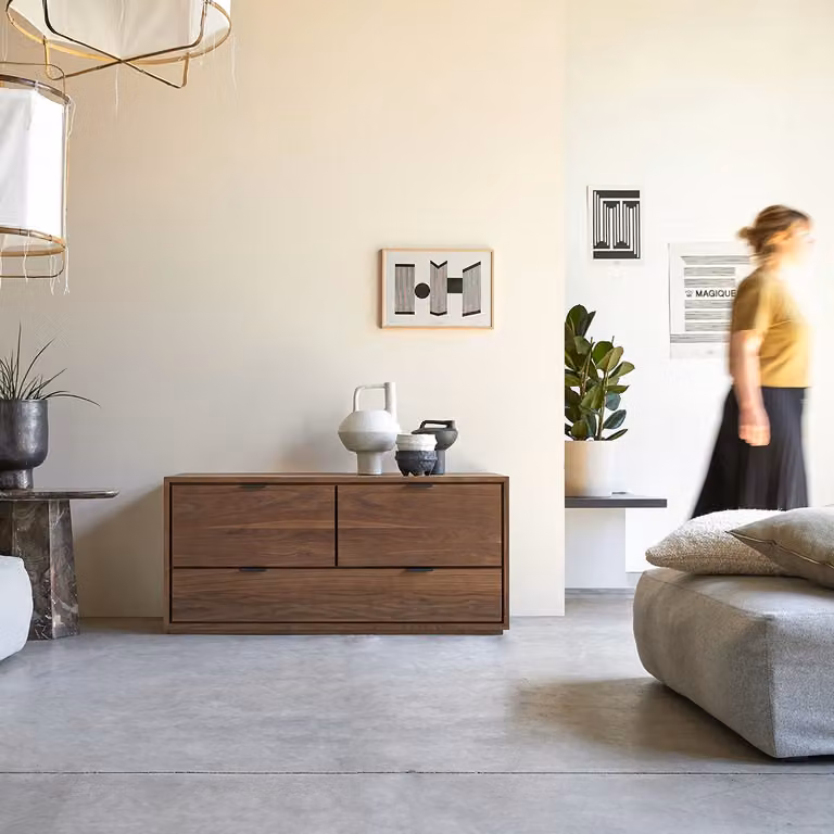 Tikamoon Senson modern tv-meubel van massief notenhout - Bruin - B: 120 cm, D: 44,5 cm, H: 55 cm