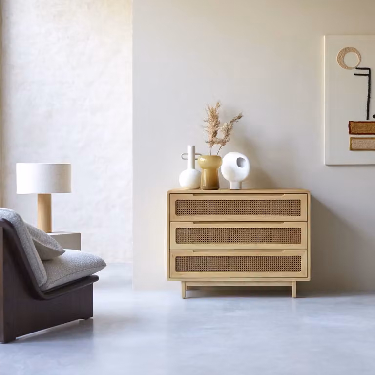 Tikamoon Ladekast Luis van massief iepenhout en vlechtwerk - Beige - B/D/H: 75 x 45 x 100 cm