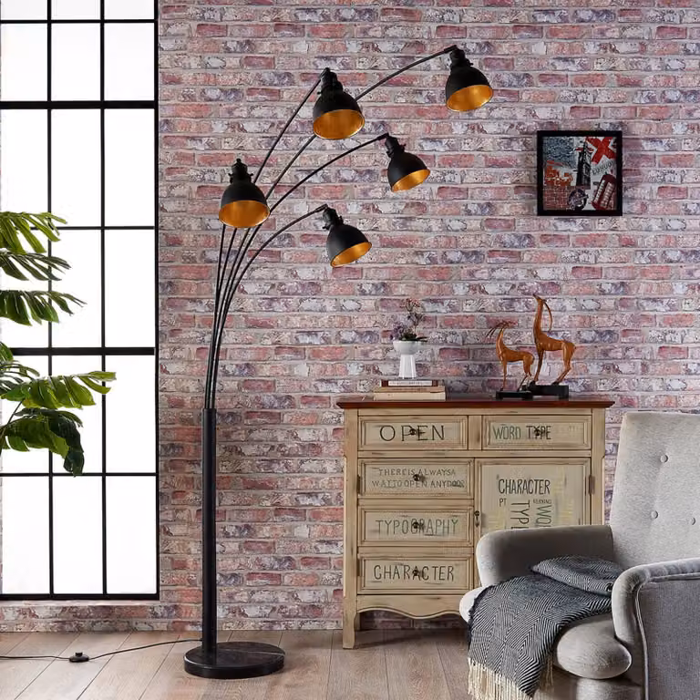 Lindby Booglamp Lira - Modern Metalen Vloerlamp voor Woon- of Eetkamer - Zwart en Goud/Messing