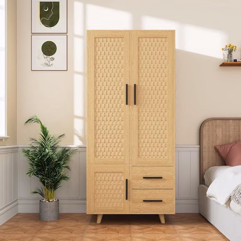 Houten opbergkast voor de slaapkamer met rattan inzetstukken en deuren met laden in eikenkleur, Breedte: 50 cm