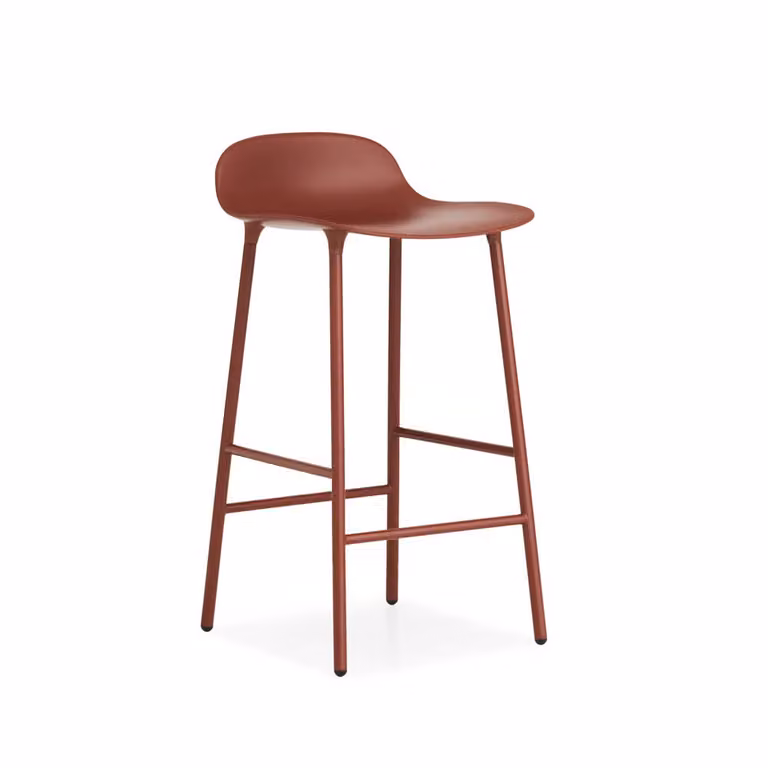 Normann Copenhagen Form barkruk laag rood met stalen poten