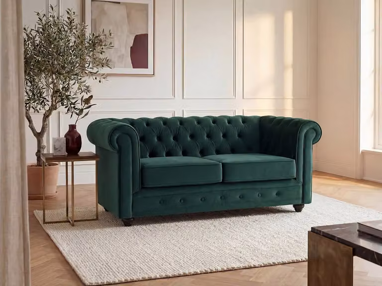Groene Chesterfield tweezitsbank van velours met houten poten
