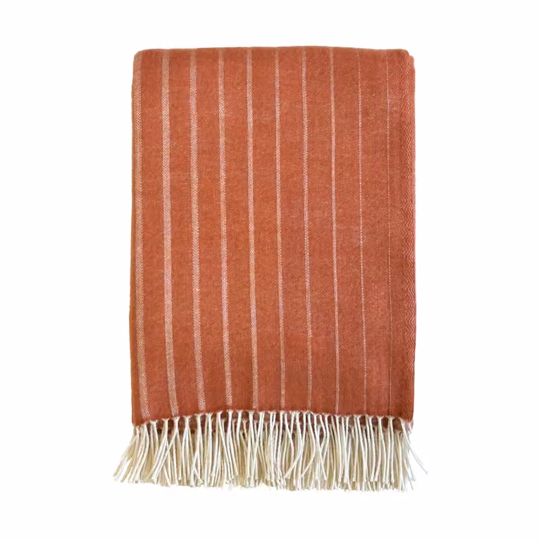 Klippan Yllefabrik Wollen plaid met irregular stripes, Roest, 130 x 200 cm
