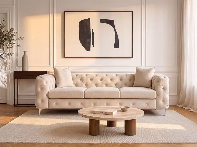 Vente-unique EDWINA Driezits-Chesterfield-bank van beige velours met metalen frame