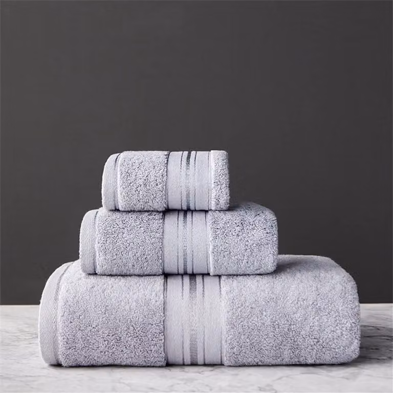 Luxe badhanddoeken set van 3 stuks in lichtgrijs, super absorberend en zacht voor jouw badkamer