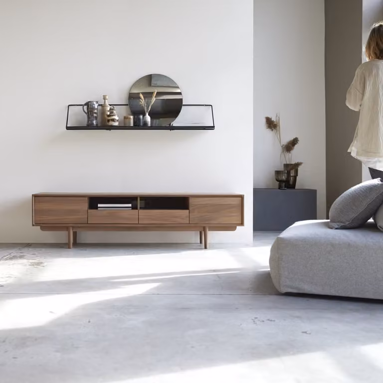 Tikamoon Ellie Tv-meubel van massief notenhout - Bruin - B: 180 cm, D: 40 cm, H: 46 cm