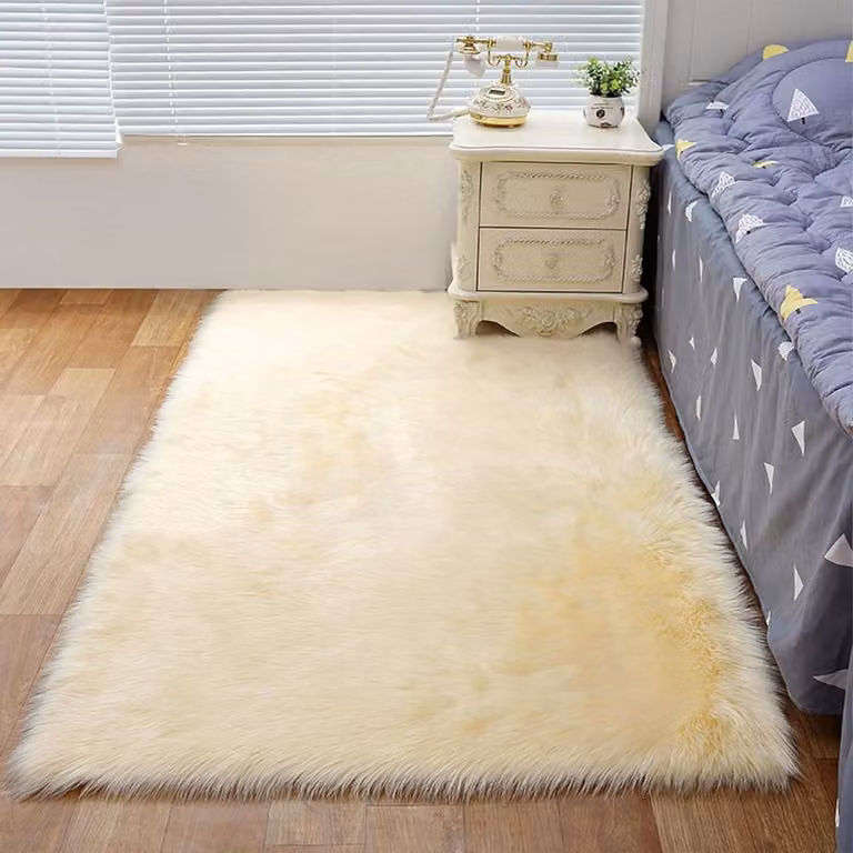 Beige Faux Schapenvacht Vloerkleed met Antislip Achterkant - 60 x 160 cm