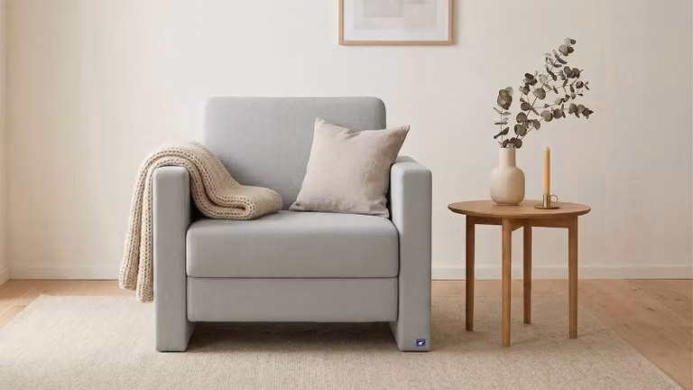 BRUNO slaapstoel lichtgrijs met massief houten frame en boxspringcomfort, 70 cm