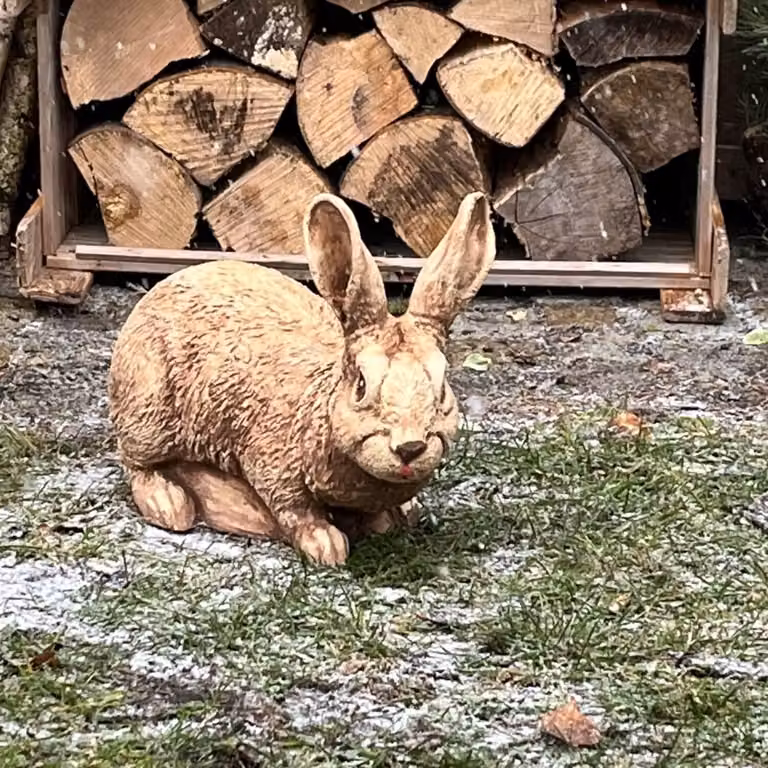 Retro bronzen betonnen tuinkonijn voor in uw tuin, Hoogte: 31 cm