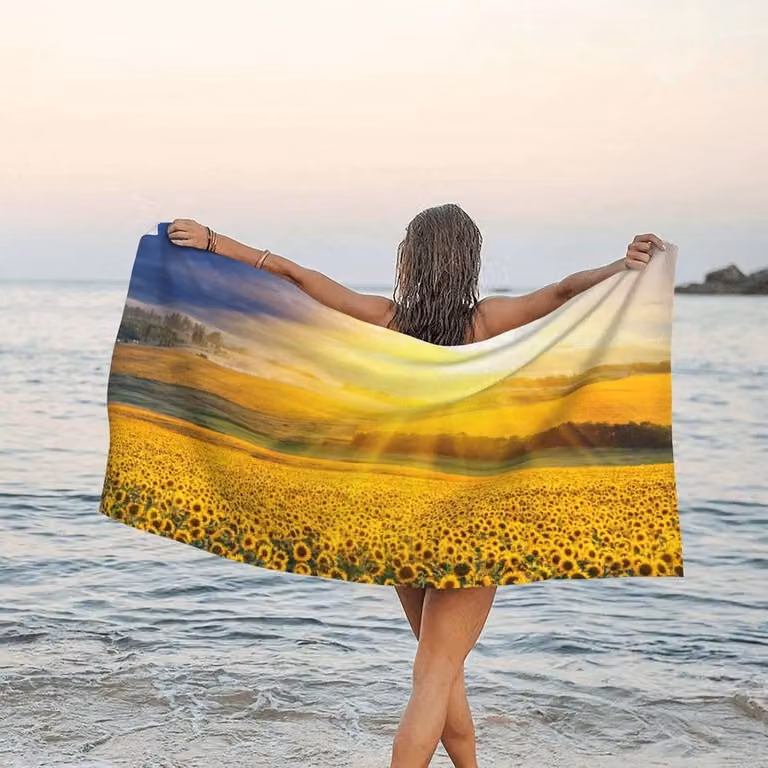 Sneldrogende microvezel strandlaken en badhanddoek met gouden zonnebloem motief - B: 80 cm, L: 160 cm